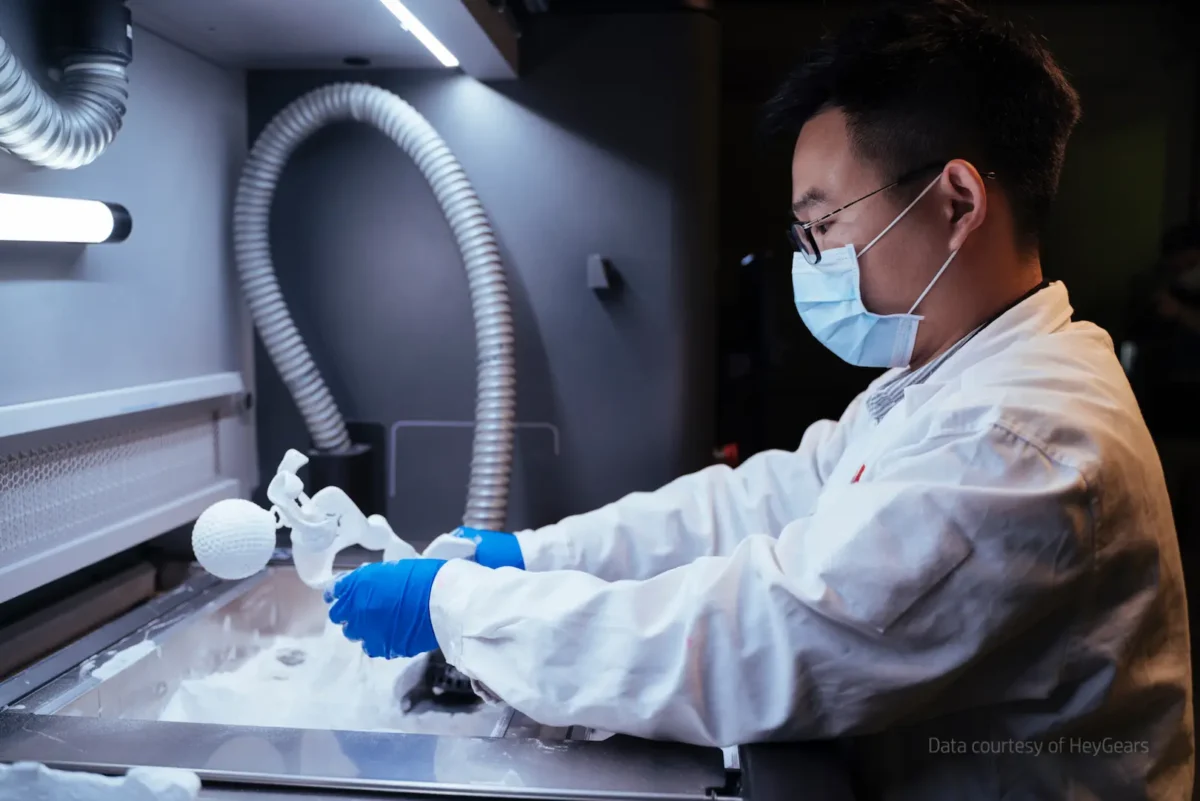 Unpacking-HP-JF-4200-3D-Processing-Station-Credit-to-HP